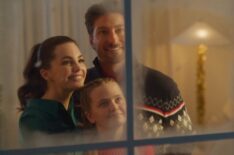 Jillian Murray and Daniel Lissing in 'Christmas Keepsake'