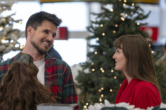 Robbie Amell and Leighton Meester in 'EXmas'