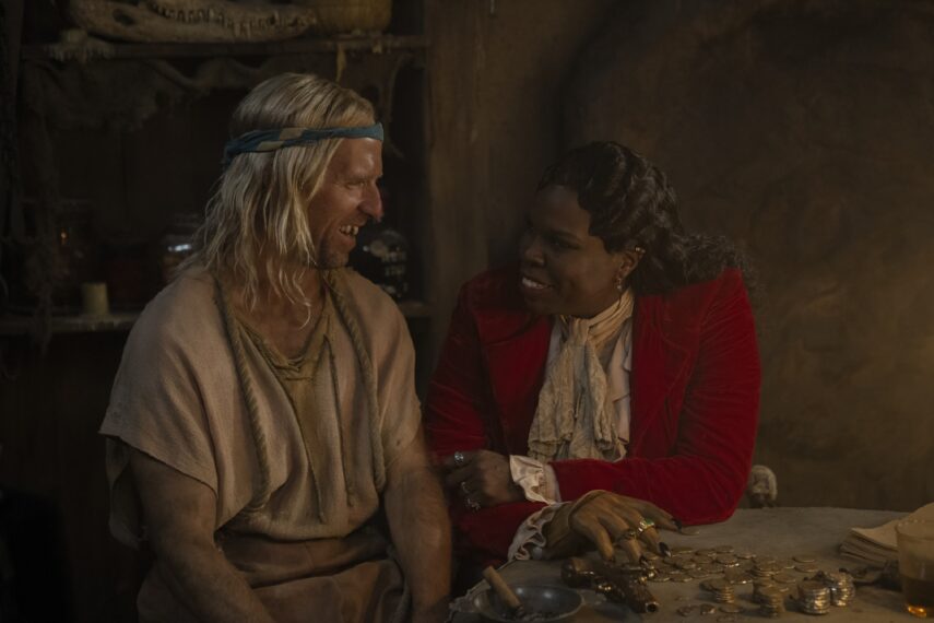 Nat Faxon and Leslie Jones in 'Our Flag Means Death Season 2