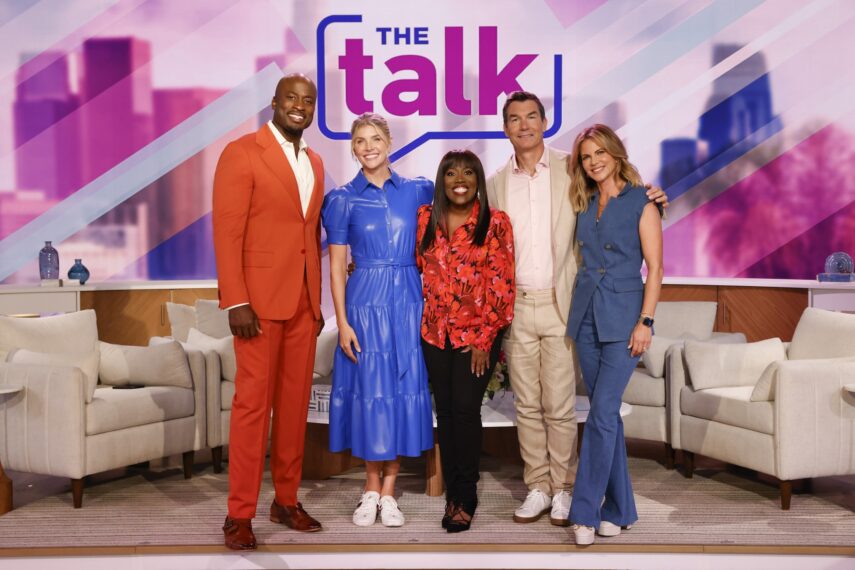 Akbar Gbajabiamila, Amanda Kloots, Sheryl Underwood, Jerry O’Connell, and Natalie Morales of 'The Talk'