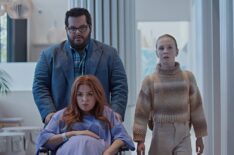 Josh Gad as Gary, Isla Fisher as Mary, and Ariel Donoghue as Emma in 'Wolf Like Me' Season 2