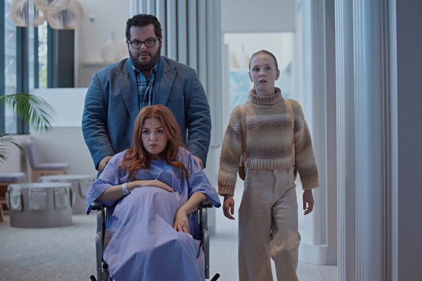 Josh Gad as Gary, Isla Fisher as Mary, and <a href=