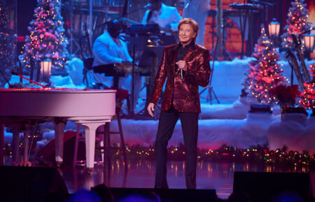 Barry Manilow in 'Barry Manilow’s a Very Barry Christmas'