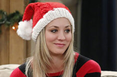 Kaley Cuoco wearing santa hat in the Big Bang Theory