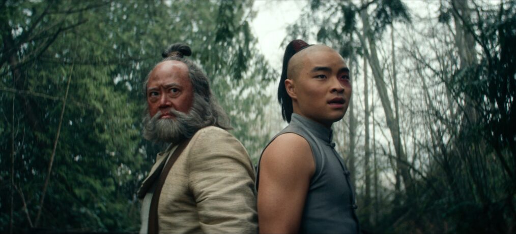 Paul Sun-Hyung Lee como Iroh, Dallas Liu como el príncipe Zuko en 'Avatar: The Last Airbender' de Netflix