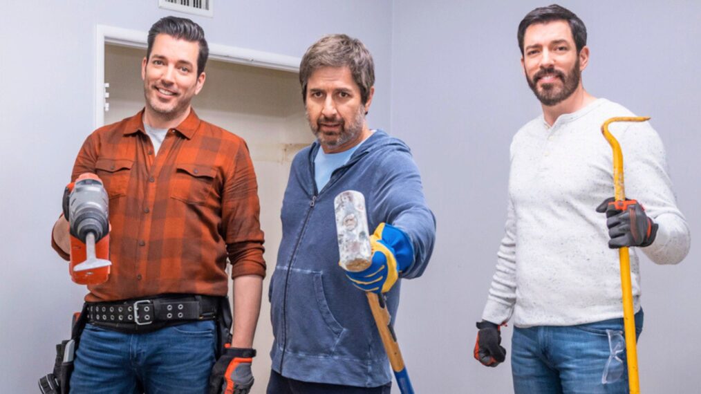 Jonathan Scott, Ray Romano, and Drew Scott in Celebrity IOU