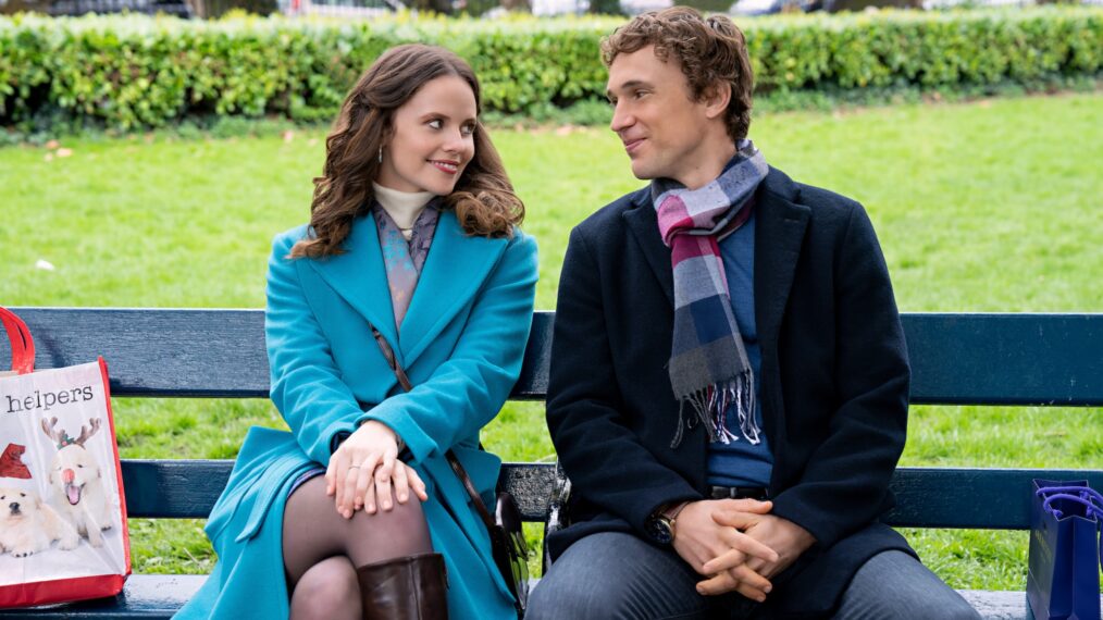 Sarah Ramos and William Moseley in 'Christmas in Notting Hill'