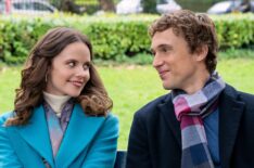 Sarah Ramos and William Moseley in 'Christmas in Notting Hill'