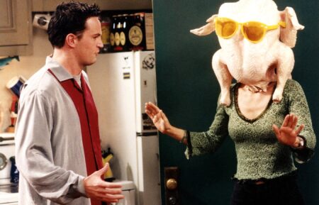 Matthew Perry and Courteney Cox on Friends - Season 5, 'The One with All the Thanksgivings'