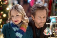 Emily Tennant and Niall Matter in 'Holiday Hotline'