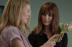 Julianne Moore as Gracie Atherton-Yoo with Natalie Portman as Elizabeth Berry in 'May December'