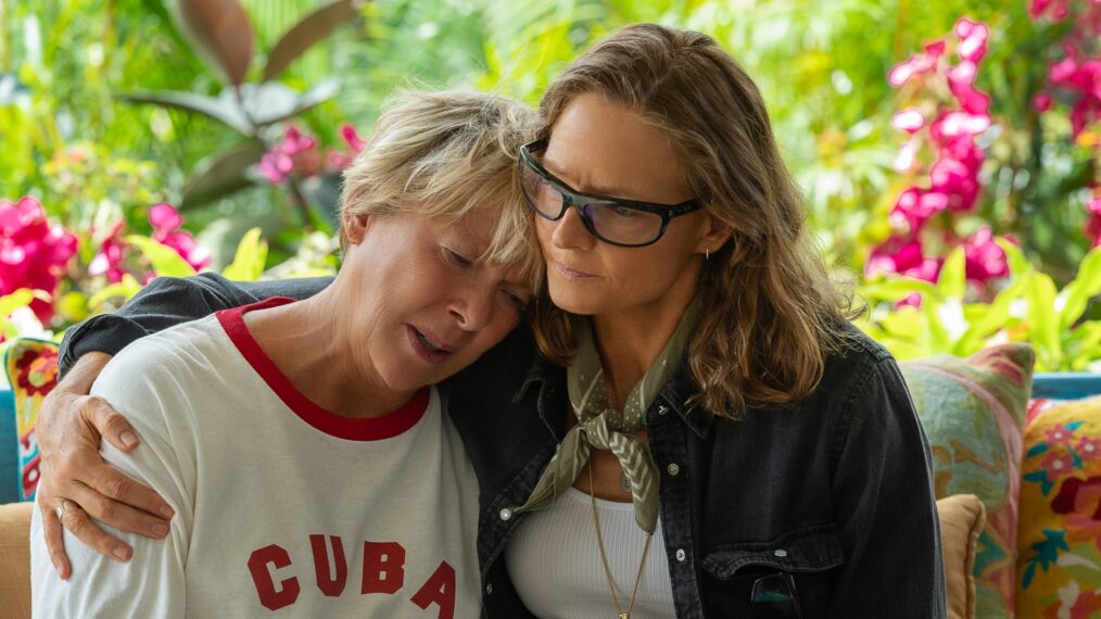 Annette Bening as Diana Nyad and Jodie Foster as Bonnie Stoll in 'Nyad'