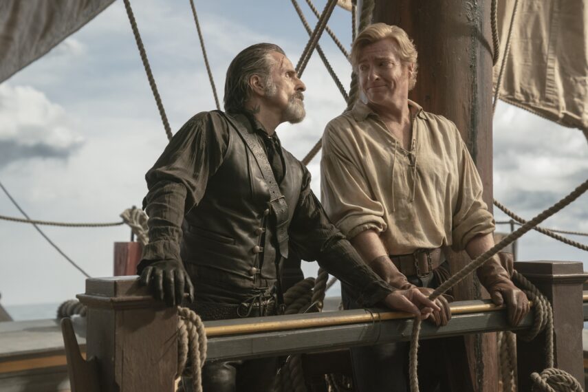 Con O'Neill und Rhys Darby in Staffel 2 von „Our Flag Means Death“.