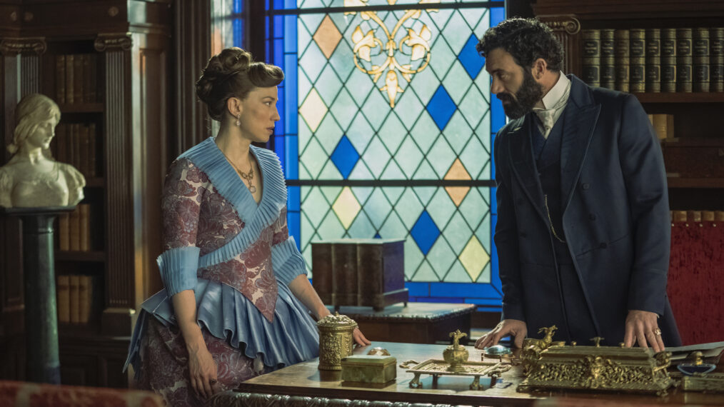 Carrie Coon y Morgan Spector en el episodio 3 de la temporada 2 de 'The Gilded Age'