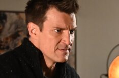 Nathan Fillion with a hammer in 'The Rookie' - 'Under Siege'