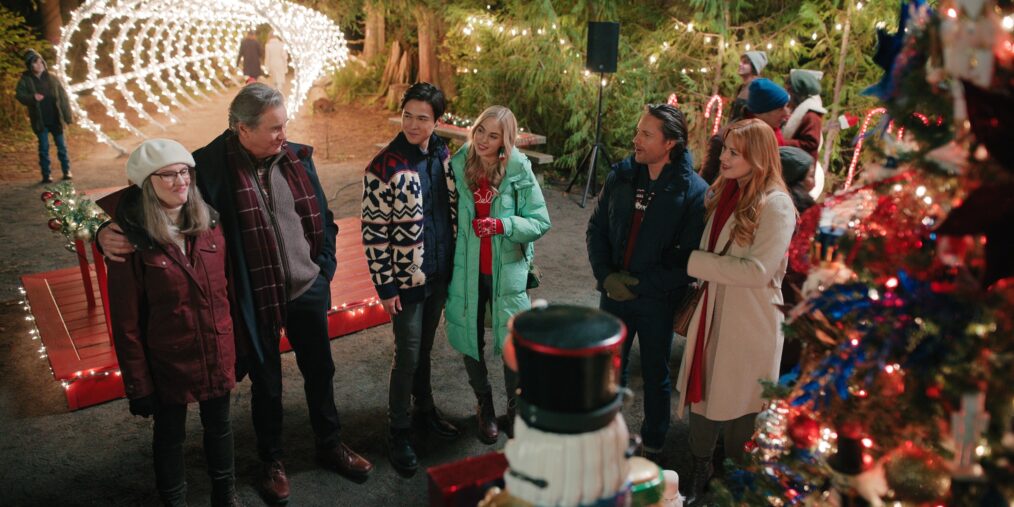 Annette O'Toole, Tim Matheson, Kai Bradbury, Sarah Dugdale, Martin Henderson, and Alexandra Breckenridge in 'Virgin River'