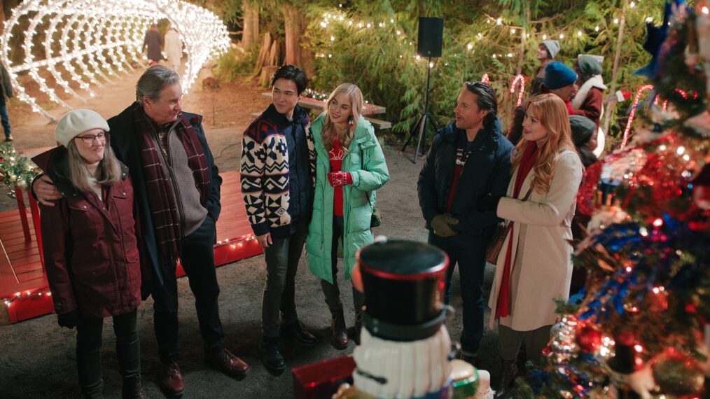 Annette O'Toole, Tim Matheson, Kai Bradbury, Sarah Dugdale, Martin Henderson, and Alexandra Breckenridge in 'Virgin River'