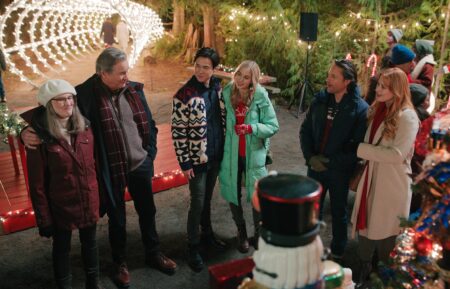 Annette O'Toole, Tim Matheson, Kai Bradbury, Sarah Dugdale, Martin Henderson, and Alexandra Breckenridge in 'Virgin River'