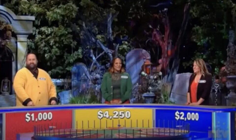 Contestants on Wheel of Fortune