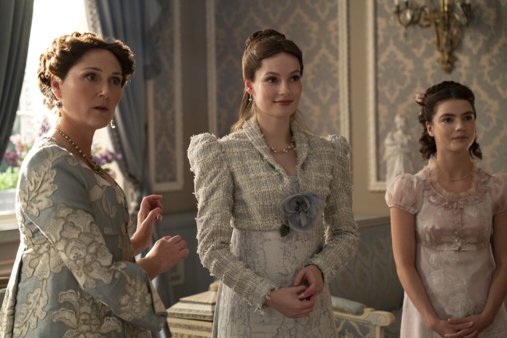 Ruth Gemmell, Hannah Dodd, and Florence Hunt in 'Bridgerton' Season 3