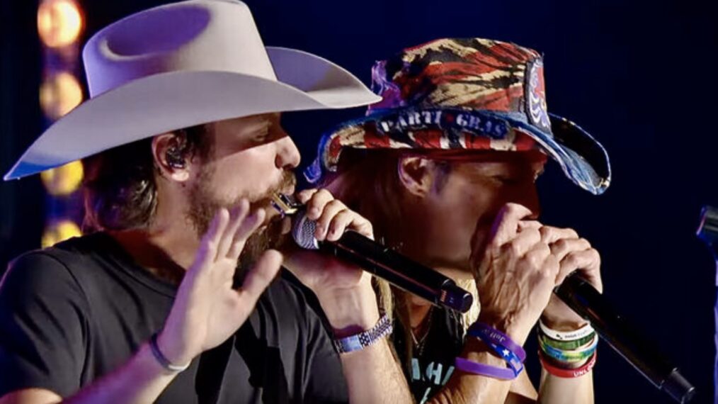 Chris Janson and Bret Michaels perform in 'CMT Crossroads'