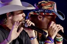 Chris Janson and Bret Michaels perform in 'CMT Crossroads'