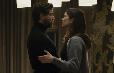 Edgar Ramírez as Dr. Paolo Macchiarini, Mandy Moore as Benita Alexander in 'Dr. Death' - Season 2 Episode 3