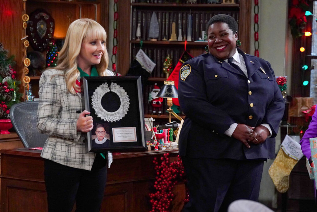 Melissa Rauch as Abby Stone, Lacretta as Gurgs in 'Night Court' Christmas episode