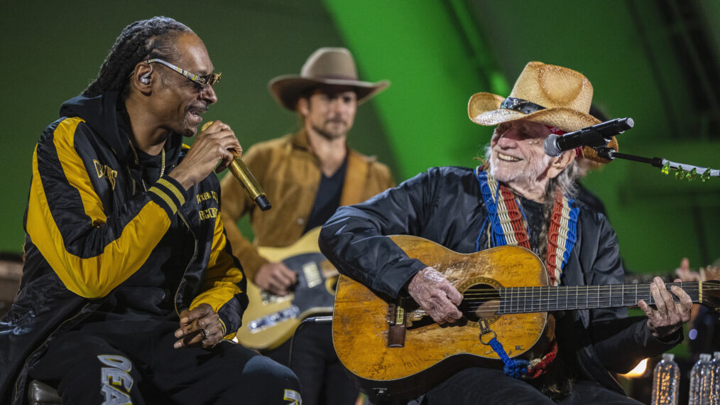 Snoop Dogg and Willie Nelson perform during 'Willie Nelson's 90th Birthday Celebration'