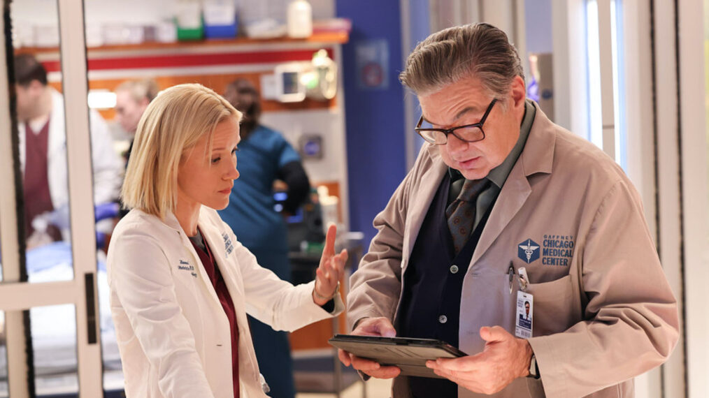 Jessy Schram as Dr. Hannah Asher, Oliver Platt as Dr. Daniel Charles in 'Chicago Med' - Season 9
