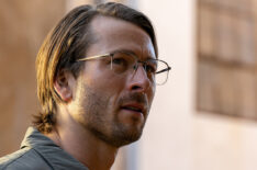 Glen Powell in Hit Man on Netflix