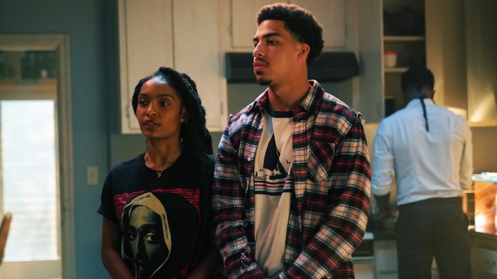 Yara Shahidi y Marcus Scribner en 'adultos'