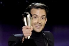 Jonathan Bailey wins at Critics Choice Awards