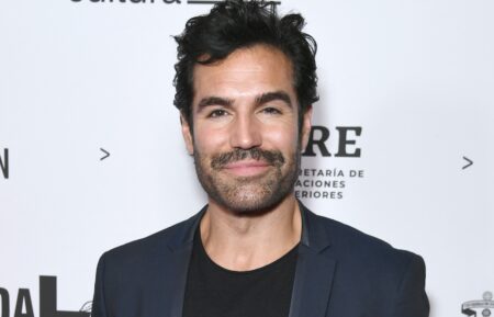 Jordi Vilasuso on red carpet