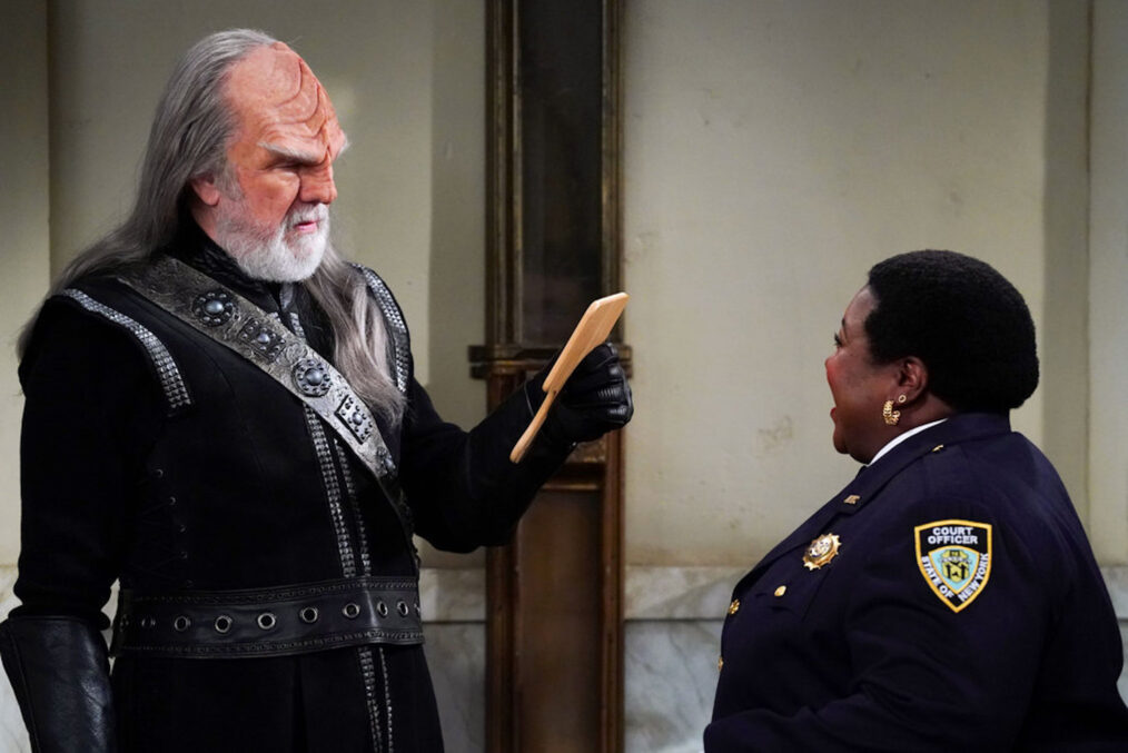 John Larroquette as Klingon, Lacretta as Gurgs in 'Night Court' Season 2 Episode 5