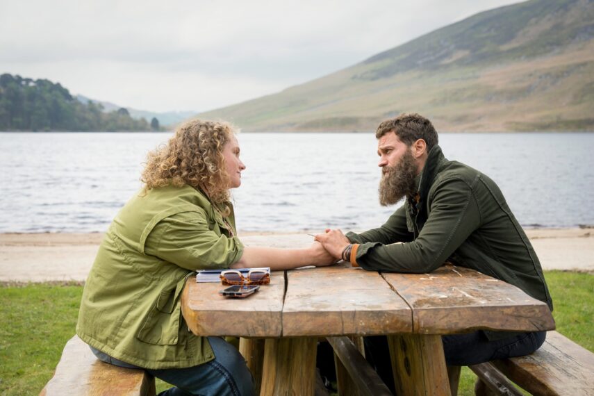 Danielle Macdonald and Jamie Dornan in 'The Tourist' Season 2