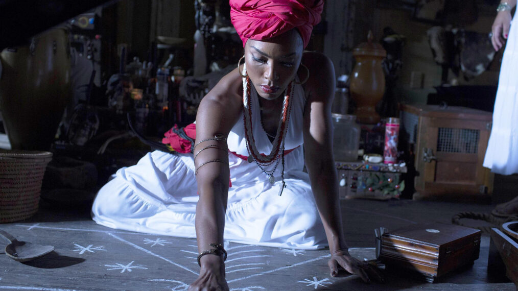 Angela Bassett in 'American Horror Story'