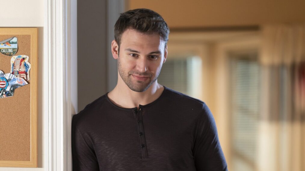 Ryan Guzman as Eddie watching his son in 9-1-1 - 'Abandon ‘Ships'