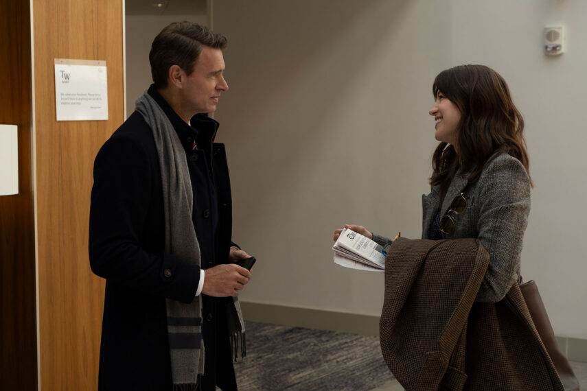 Scott Foley and Melissa Benoist in 'Girls On The Bus'