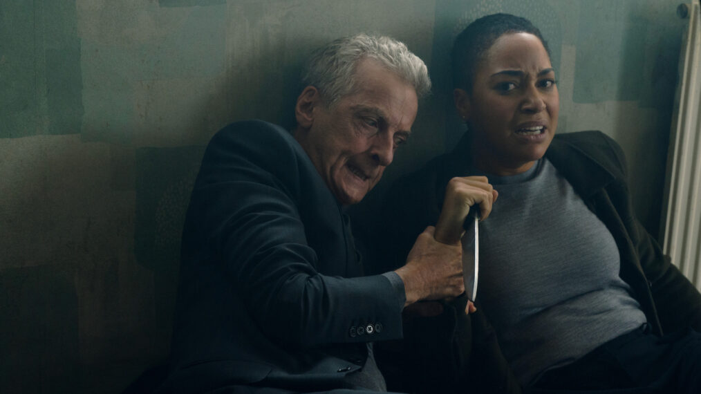 Peter Capaldi como Daniel Hegarty y Cush Jumbo como June Lenker - final de 'Criminal Record'