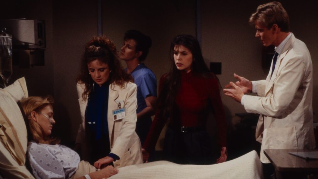 Tonja Walker, Jackie Zeman, Finola Hughes, and David Wallace on 'General Hospital' in 1989