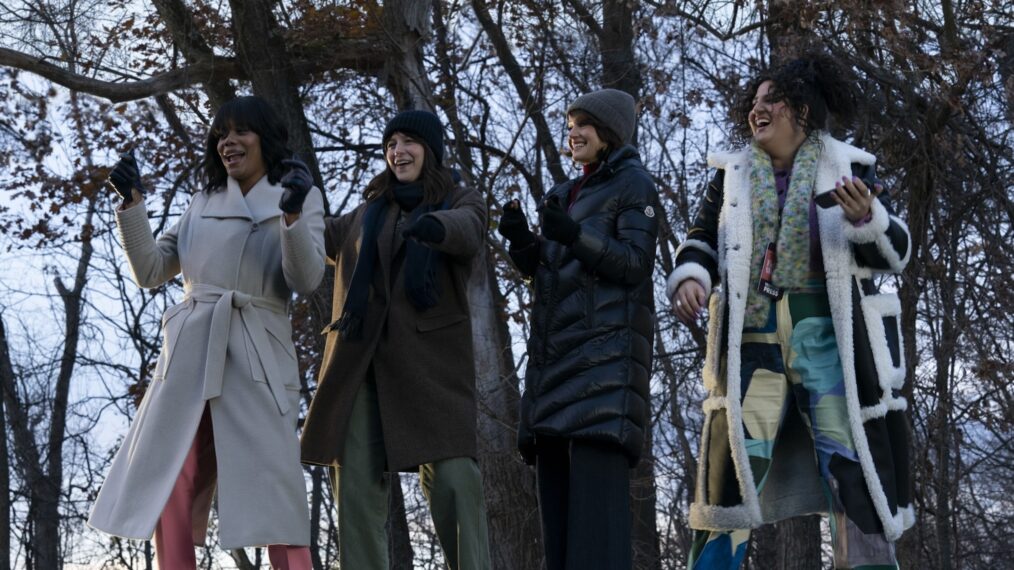 Christina Elmore, Melissa Benoist, Carla Gugino, and Natasha Behnam in Girls on the Bus