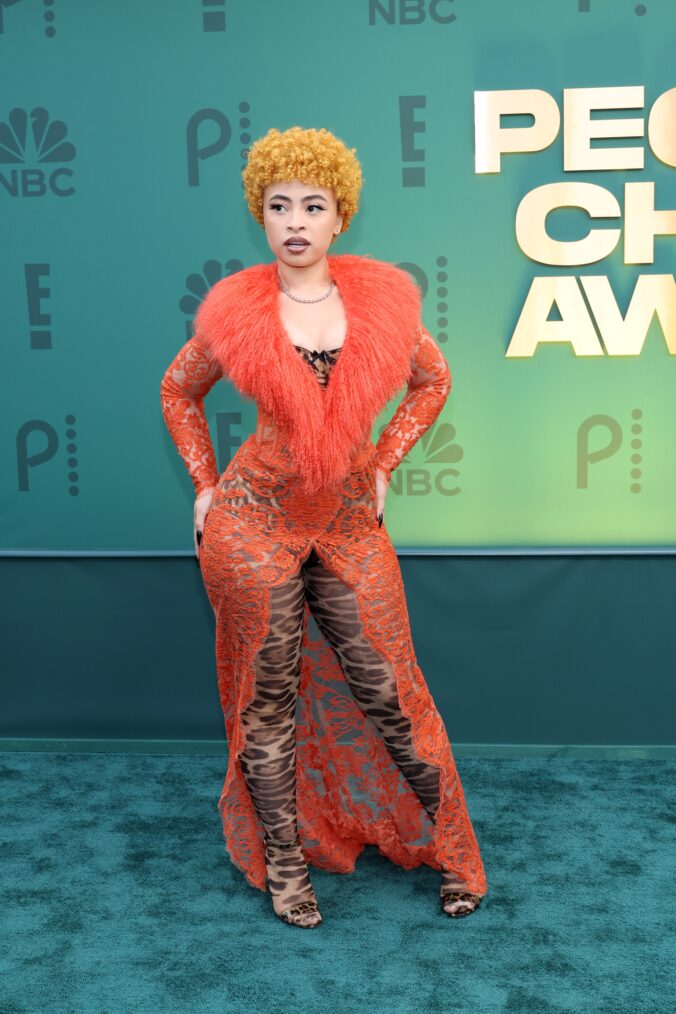 Ice Spice attends the 2024 People's Choice Awards
