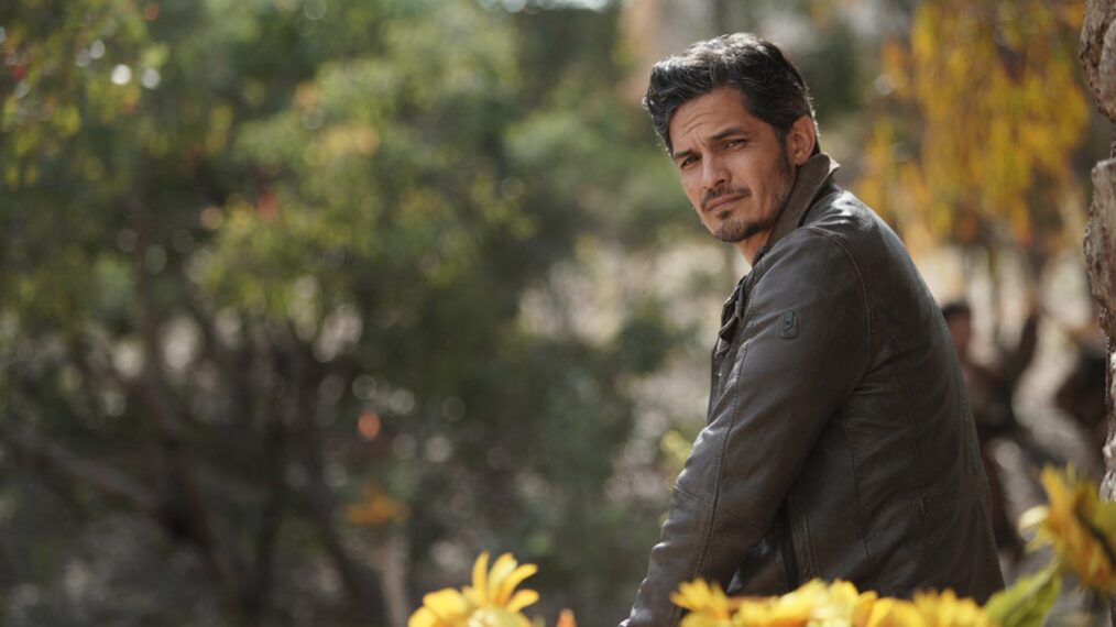 Nicholas Gonzalez as Levi — 'La Brea' Season 2 Episode 11