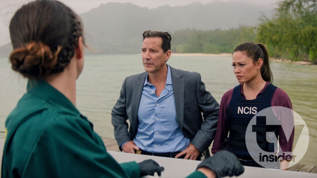 Henry Ian Cusick como el Agente Swift y Vanessa Lachey como Jane Tennant - 'NCIS: Hawai'i Temporada 3 Episodio 2