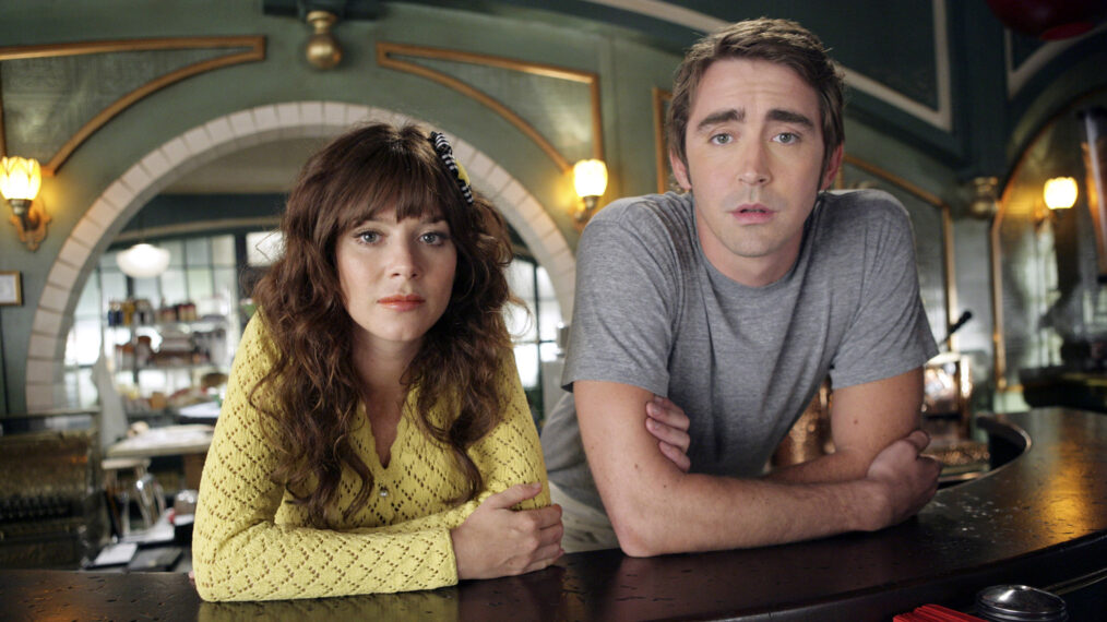 Anna Friel and Lee Pace in Pushing Daisies - Season 2