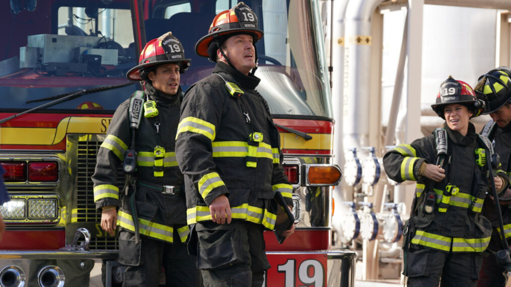 Carlos Miranda as Theo Ruiz and Josh Randall as Sean Beckett on 'Station 19'