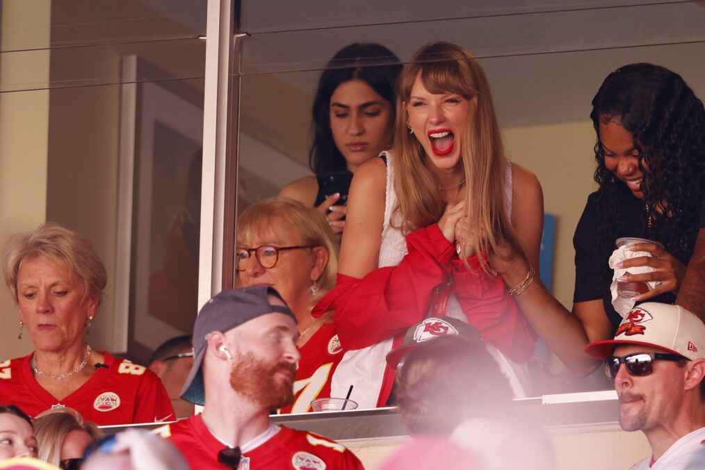 Taylor Swift at a game between the Chicago Bears and Kansas City Chiefs