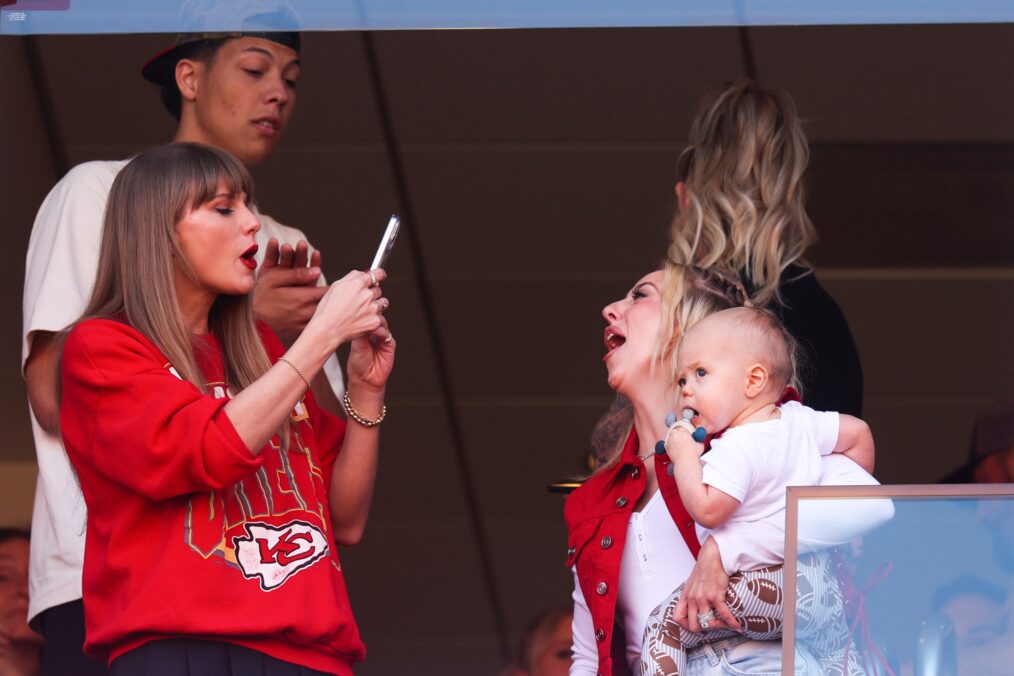 Taylor Swift and Brittany Mahomes