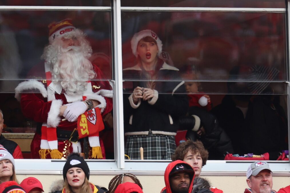 Taylor Swift at the Christmas Day match